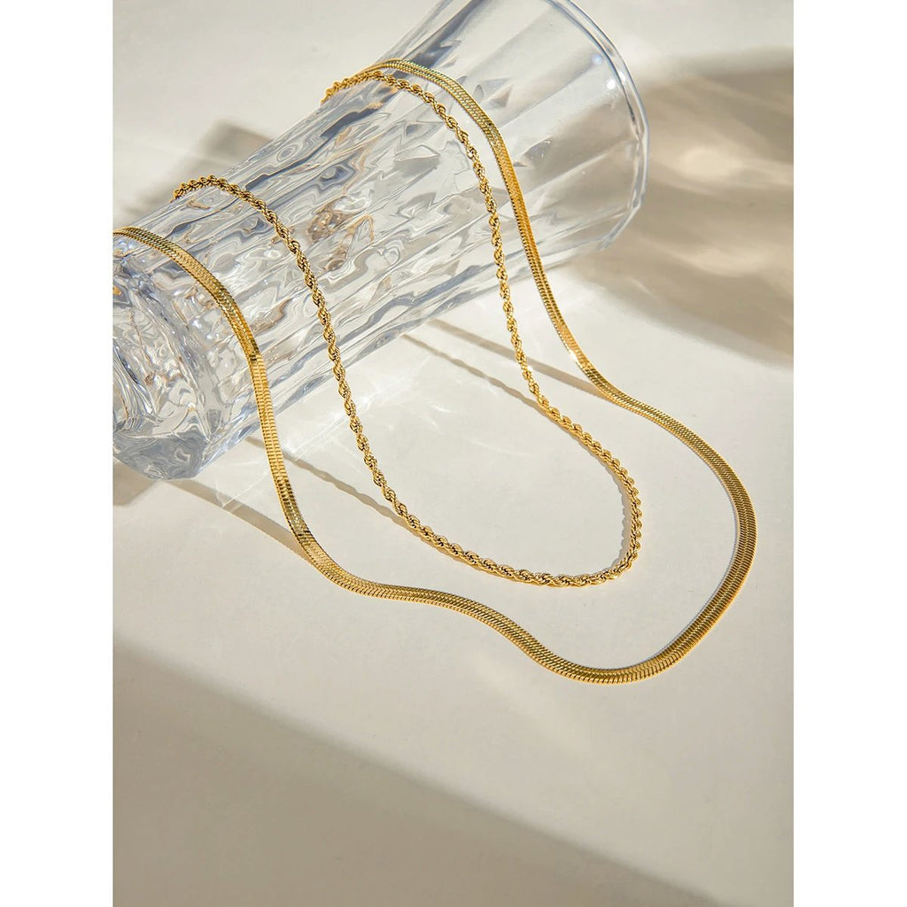 TRENDY FLOWER PENDANT NECKLACES