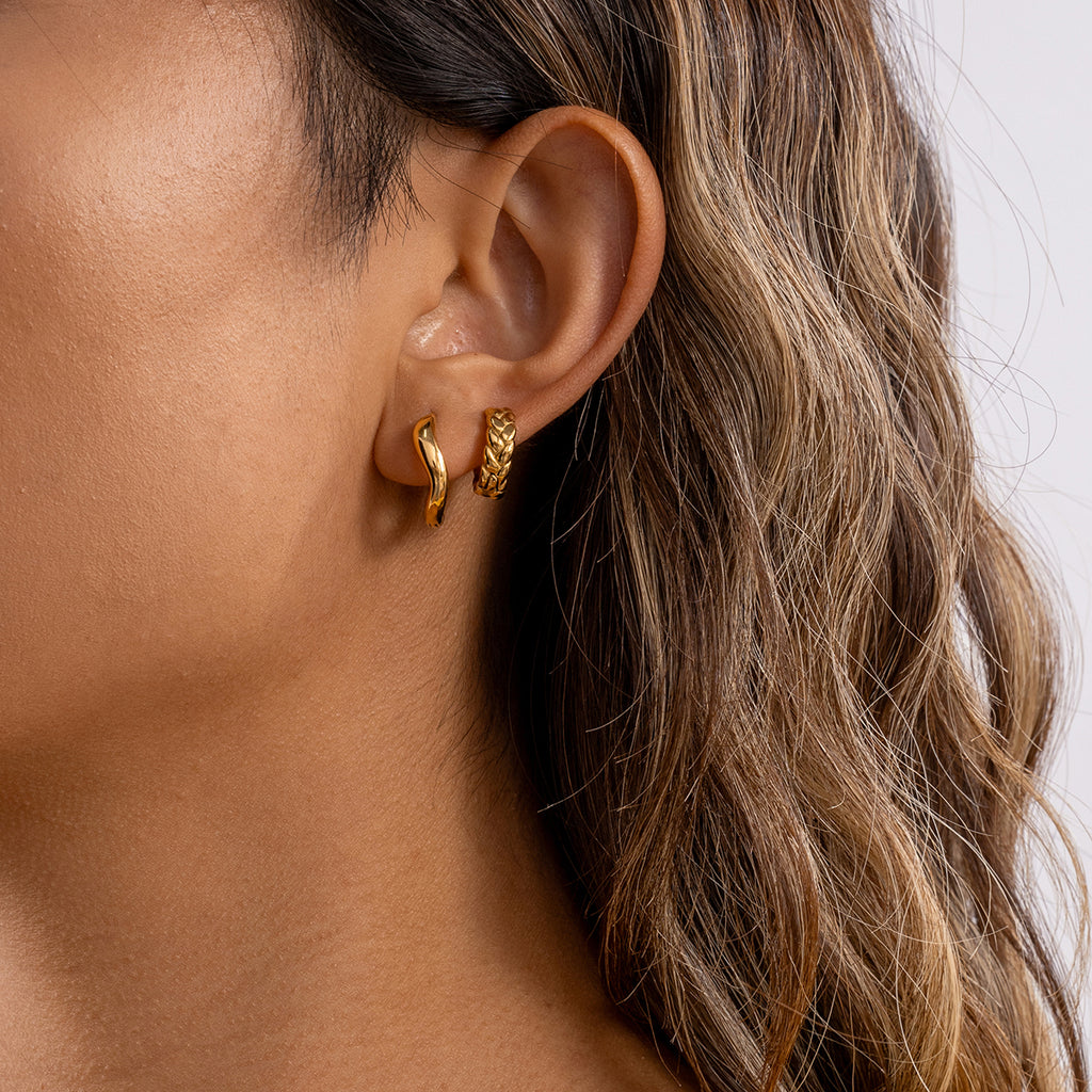 TRENDY STUD EARRINGS