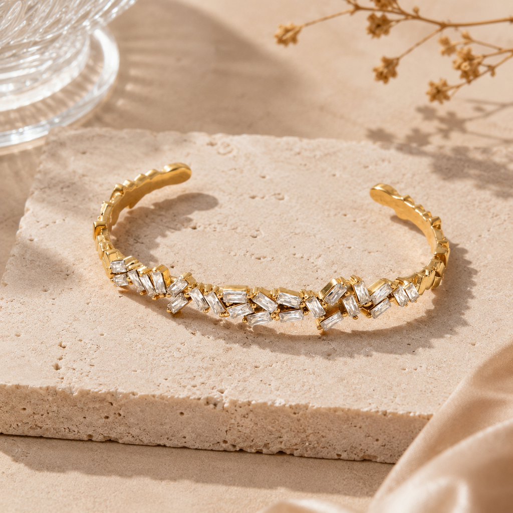 CASUAL/SPORTY GEOMETRIC BANGLES