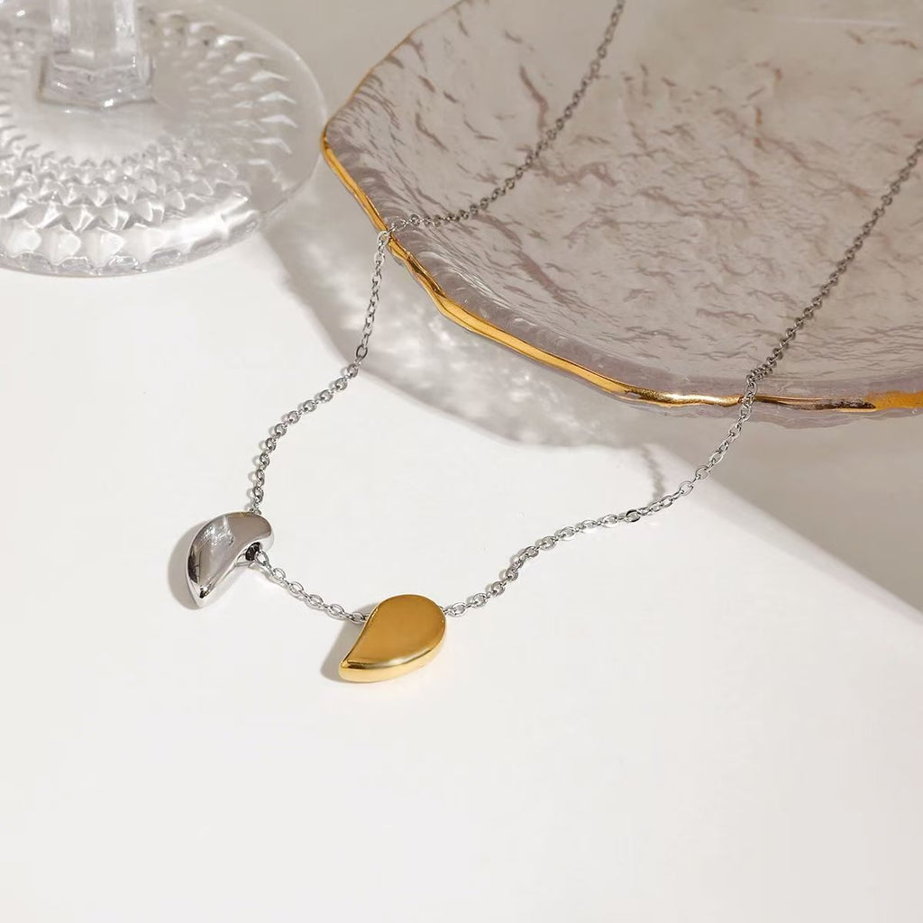 TRENDY SNAKE CHARM NECKLACES