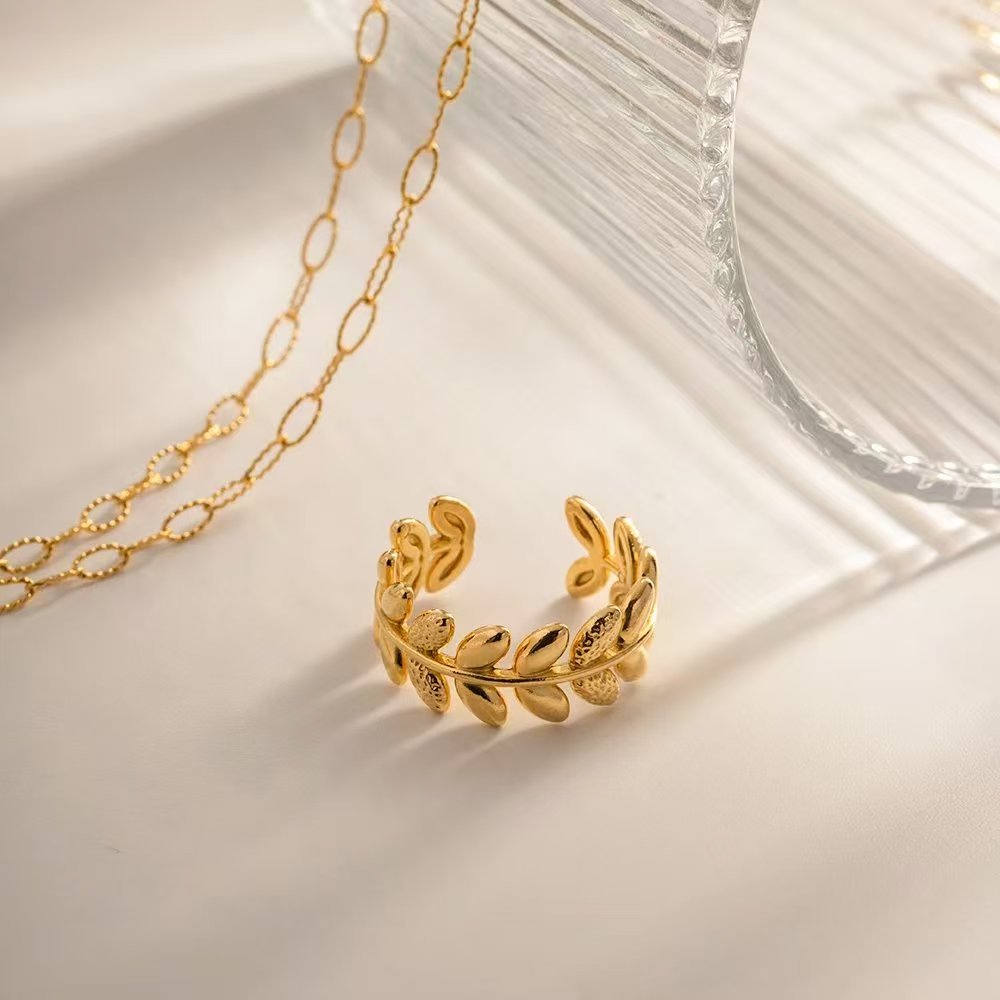 TRENDY GEOMETRIC WEDDING BAND RING